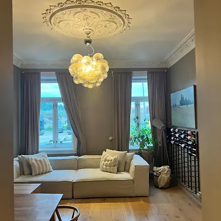 Lejlighed 2 Bedroom With Kitchen,10 Min To S *