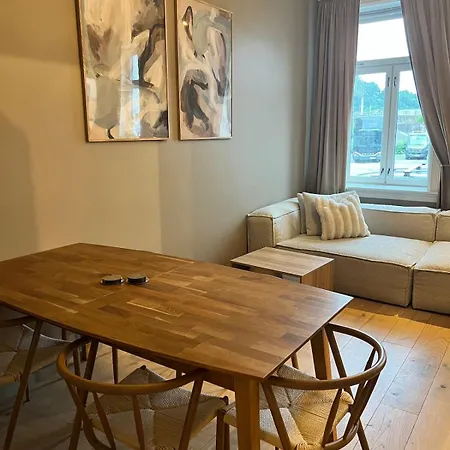 2 Bedroom With Kitchen,10 Min To S Lejlighed *