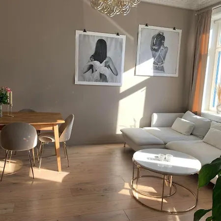 2 Bedroom With Kitchen,10 Min To S Apartman