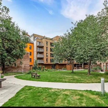 Lejlighed 2 Bedroom With Kitchen,10 Min To S